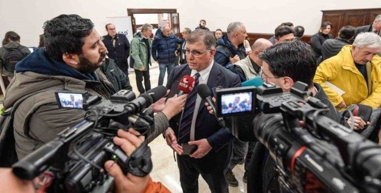 Başkan Tugay: "İzmir’de riskli yapıların tespiti ve yenilenmesi için üzerimize düşeni yapacağız"
