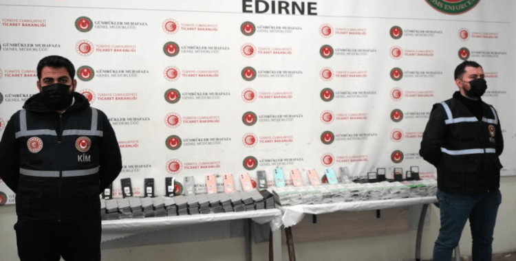 Kapıkule'de kaçakçılık operasyonunda milyonlarca lira değerinde cep telefonu ele geçirildi