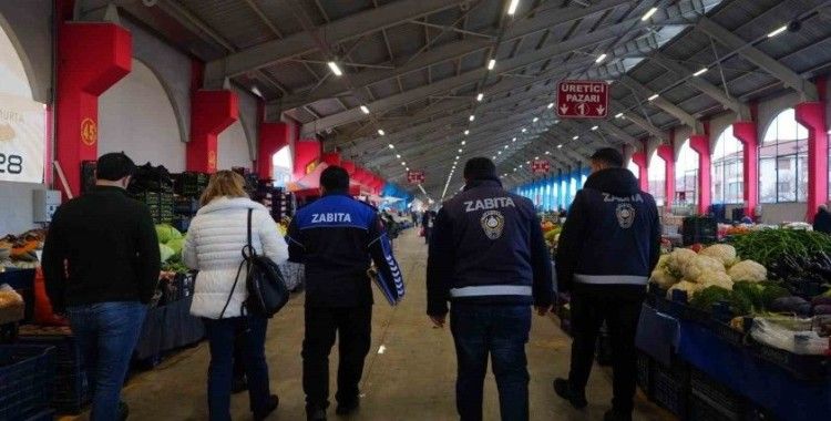 Zabıta ekipleri Pazar yerinde denetim yaptı