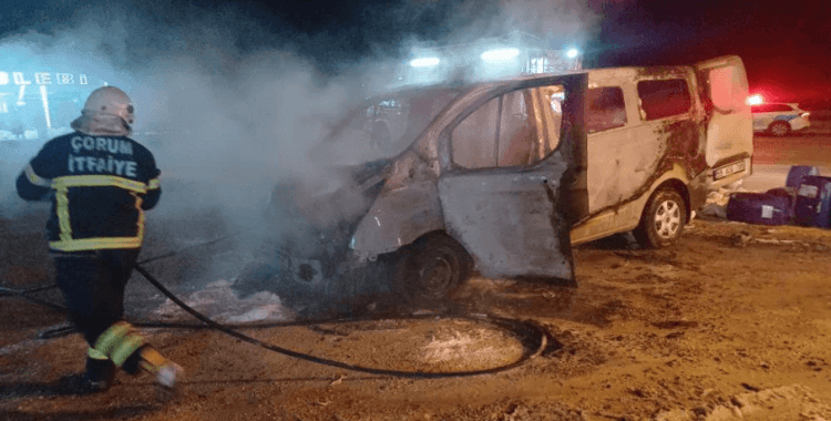 Alevlere teslim olan hafif ticari araç kullanılmaz hale geldi