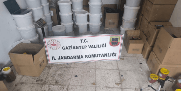 Gaziantep'te sahte salça ve zeytinyağı operasyonu: 1 gözaltı