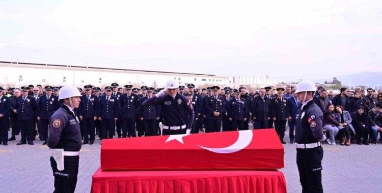 Geçirdiği kalp krizi sonucu hayatını kaybeden polis memuru için tören düzenlendi
