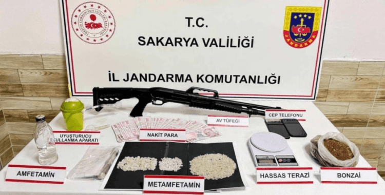 Sakarya'da uyuşturucu operasyonları: 3 tutuklama