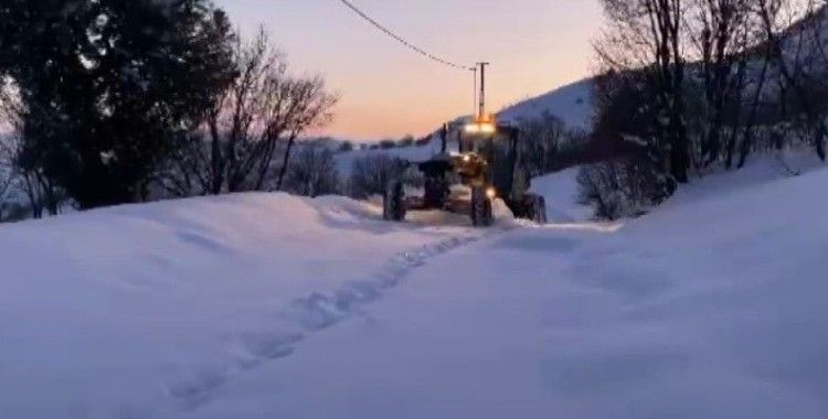 Tunceli’de karla mücadele çalışmaları sürüyor
