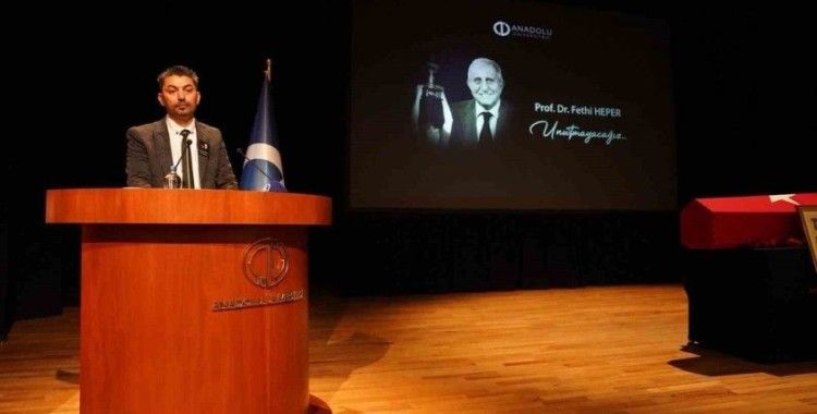 Prof. Dr. Fethi Heper anma töreni ile son yolculuğuna uğurlandı
