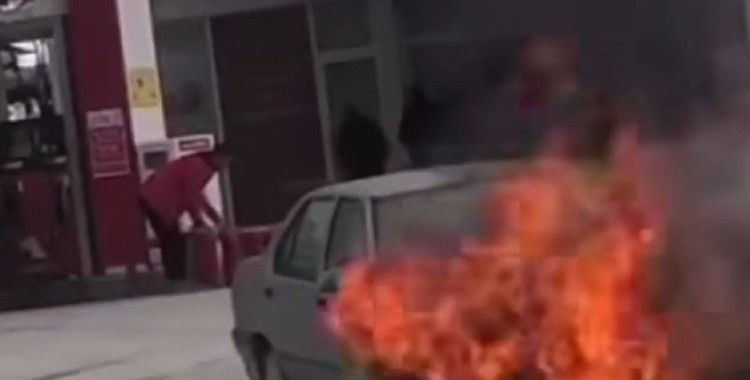 Seyir halindeki otomobil yandı
