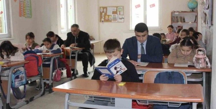 Öğrencilere yönelik kitap okuma teşviki sürüyor
