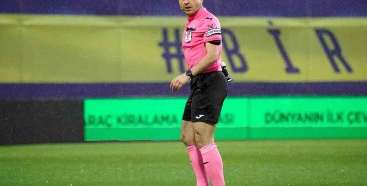 Hakem Raşit Yorgancılar’dan, dili boğazına kaçan futbolcuya hayati müdahale!
