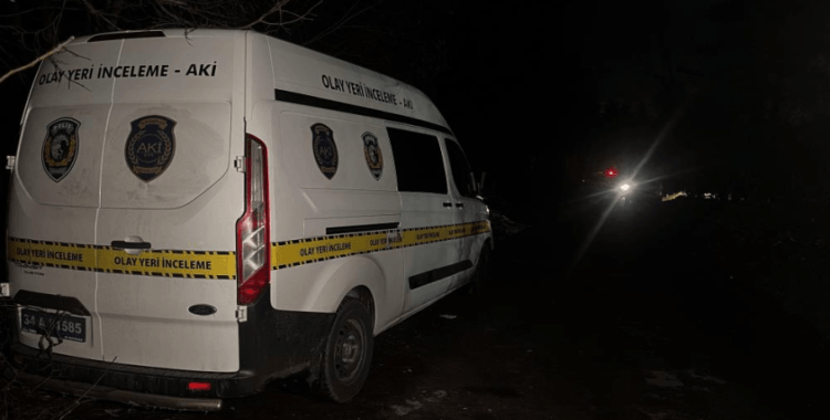 Arnavutköy'de ağaçlık alanda erkek cesedi bulundu