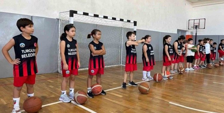 Turgutlu Belediyesi basketbol kurs kayıtları devam ediyor

