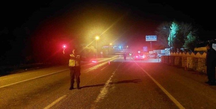 Şüphe üzerine durdurulan araçtan uyuşturucu çıktı
