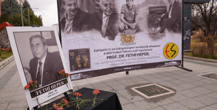Eskişehirspor'un efsane futbolcusu Fethi Heper anıldı