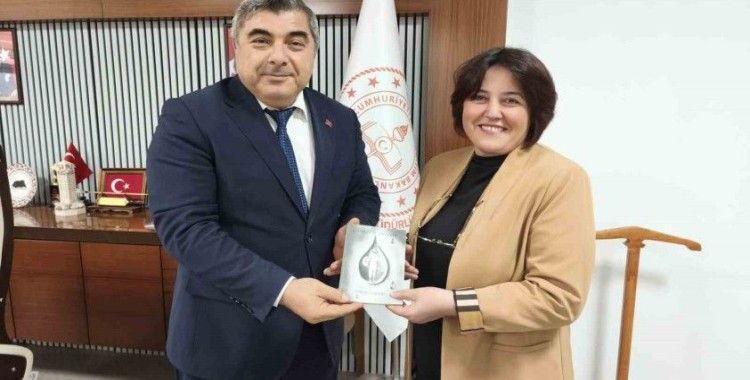 Sünnetci: "Öğretmenlerimiz geleceğe ışık tutan fenerlerdir"
