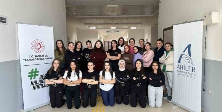 Kadınlar meslekleri ile daha güçlü programı tamamlandı
