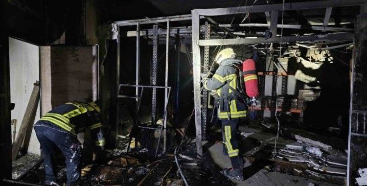 Kayseri’de mobilya mağazasındaki yangında duman hafızlık okuluna sızdı: 5 öğrenci zehirlendi
