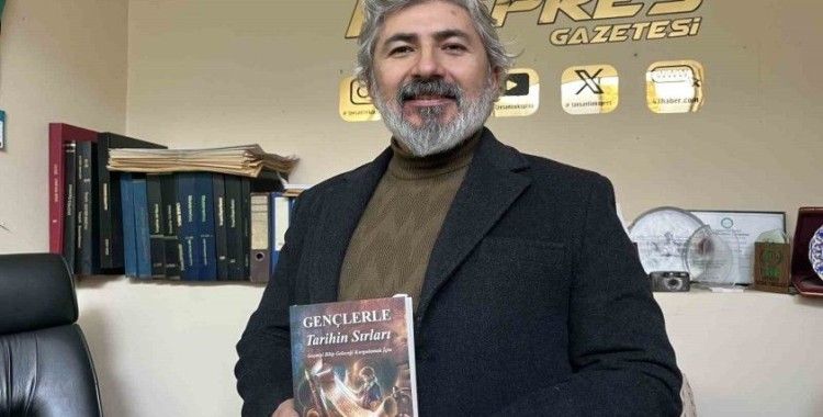 Tavşanlı’da Tarih Öğretmeni Mesut Kocaman’ın yeni kitabı "Gençlerle Tarihin Sırları" yayımlandı
