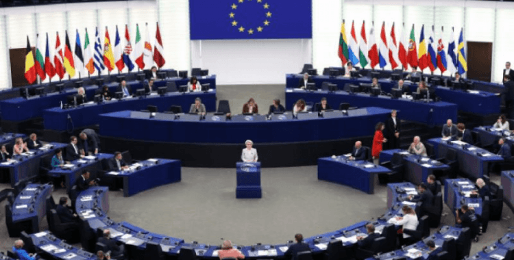 Trump'ın yol açtığı panik, Avrupalı liderleri savaşın 4. yılında Kiev'de buluşturuyor