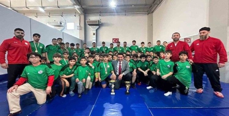 Bayraklı Belediyesi Güreş Takımı, İzmir şampiyonu oldu