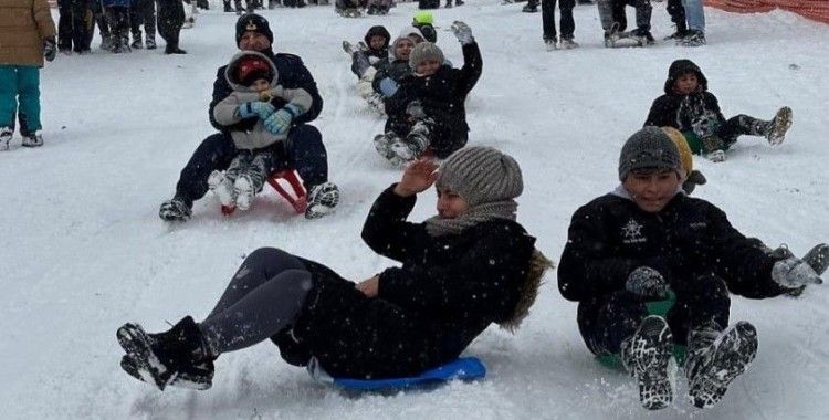 Tokat’ta kızağını alan yaylaya koştu
