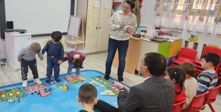 Miniklerle keyifli anlar yaşadı
