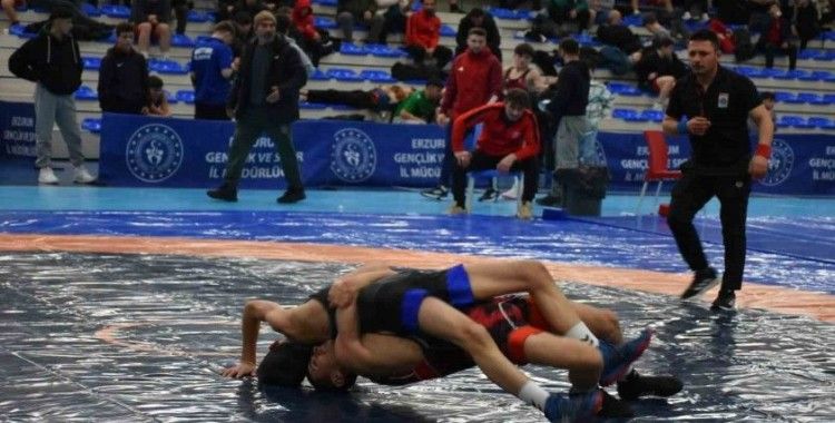 Erzurum'da U17 yaş Türkiye Güreş şampiyonası