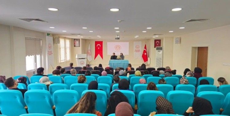 "Huzurun, Mutluluğun Kaynağı Olarak Ailemiz" konulu söyleşi düzenlendi
