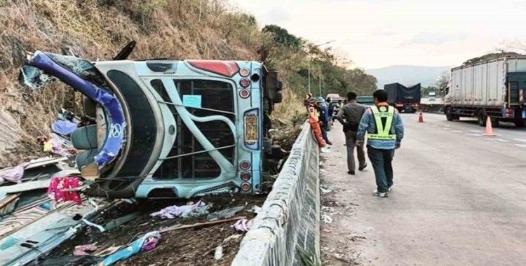 Tayland’da otobüs devrildi: 18 ölü, 31 yaralı
