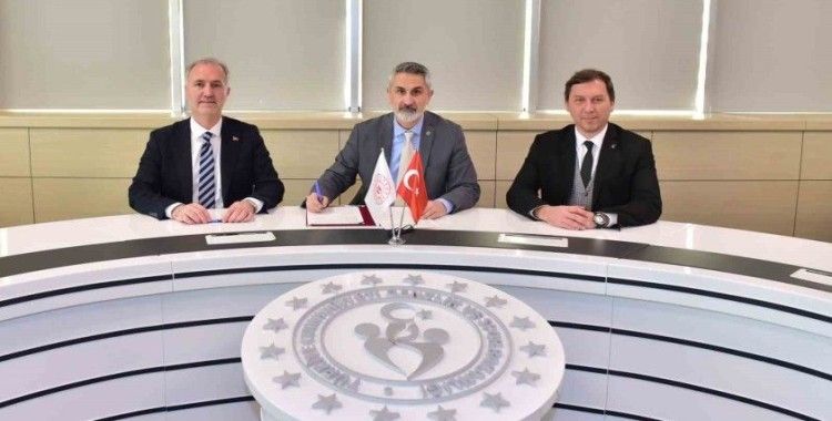 İnegöl'ün yeni havuzu için imzalar atıldı