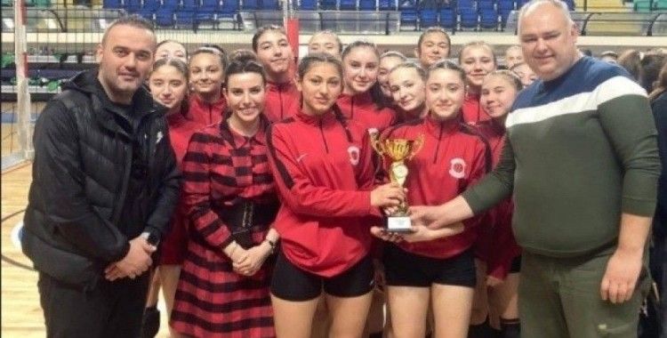 TKİ Tavşanlı Linyitspor voleybolda da zirveye koşuyor
