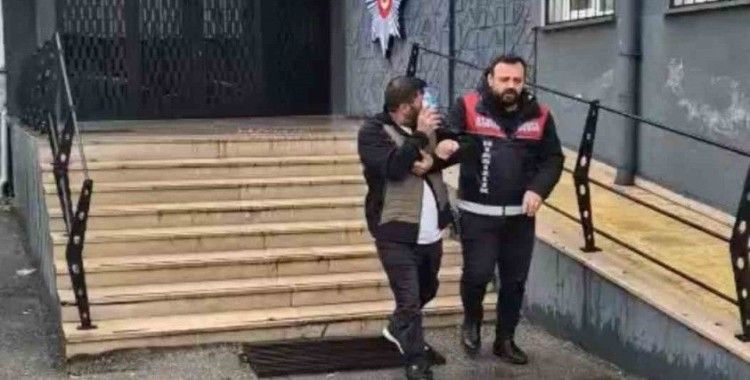 Bursa’da oto faresine operasyon: Çaldığı malzemelerle yakalandı
