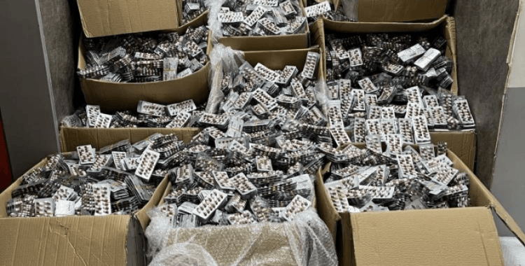 İzmir'de 275 bin uyuşturtucu hap ele geçilirdi