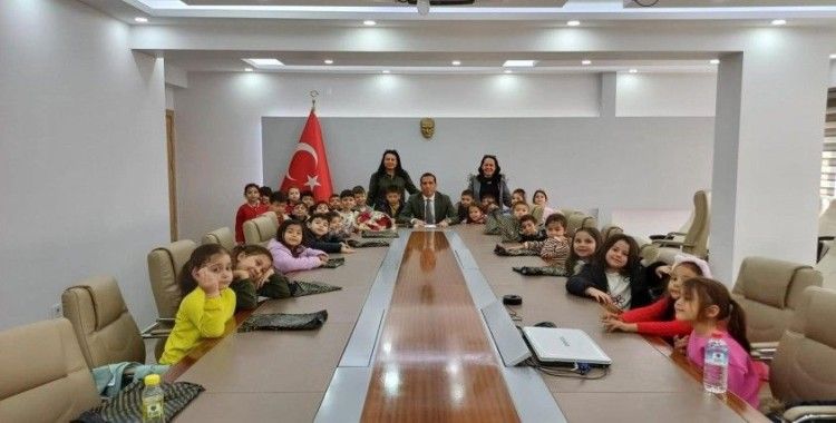 Ortaca Kaymakamı Aktaş minik öğrencileri ağırladı
