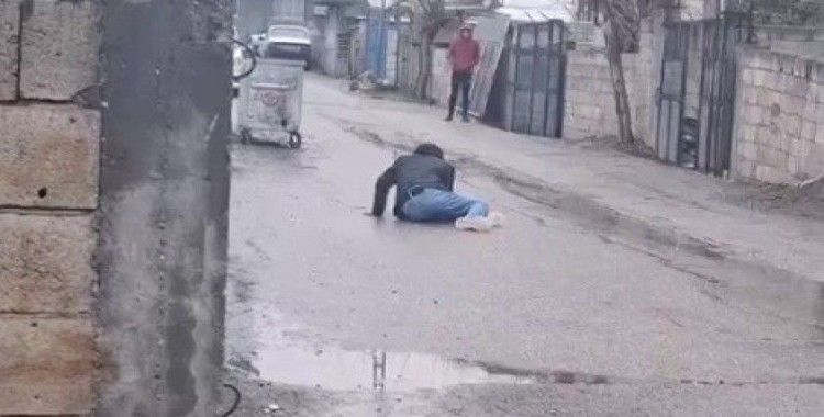 Sokaktaki şahıs, uyuşturucunun etkisiyle yığılıp kaldı
