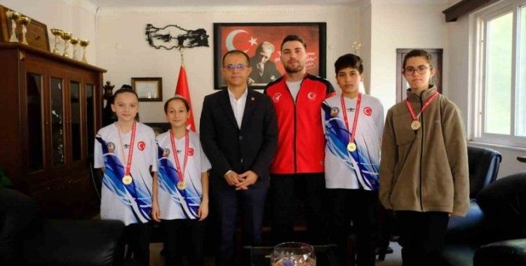 Başkan Doğanca başarılı sporcuları ağırladı
