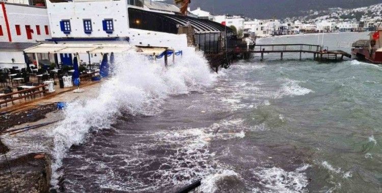 Bodrum-Marmaris arası denizlerde fırtına uyarısı
