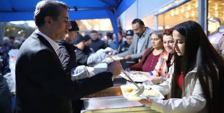 Başkan Yetişkin, Ramazan’ın bereketini Efeler’in her yanına taşıyacak

