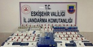 Kaçak sigara satan şüpheli jandarmadan kaçamadı

