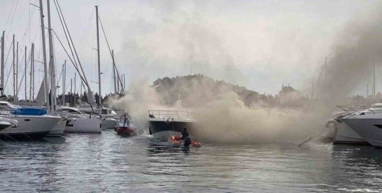 Muğla Büyükşehir Acil Müdahale Teknesi’nden yat yangınına hızlı müdahale
