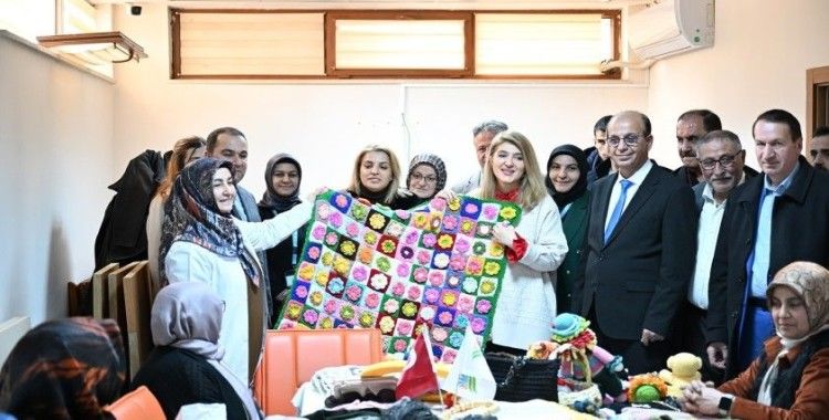 Milletvekili Ölmeztoprak ve Başkan Geçit, kadın girişimcilere destek verdi

