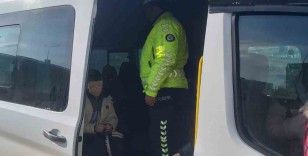 Kars’ta okul servisleri trafik ekiplerince denetlendi
