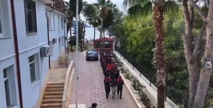 Antalya'da 111 düzensiz göçmen yakalandı