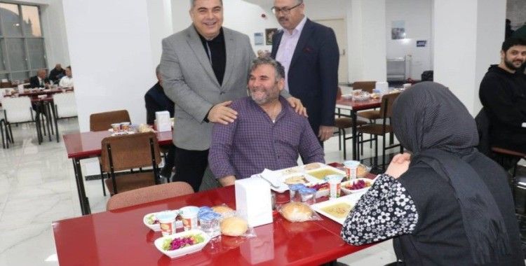 Eğitim camiası iftarda buluştu
