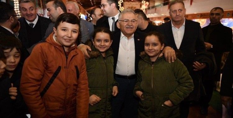 Başkan Büyükkılıç, Ramazan etkinliklerinde Kayserililerle bir araya geldi

