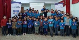 Polislerden Öğrencilere Güvenlik Eğitimi
