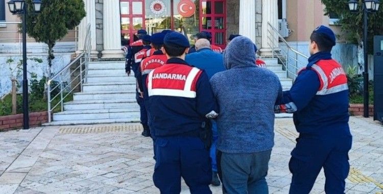 Sit alanı içerisinde kaçak kazı yapan şüpheliler suçüstü yakalandı: 12 gözaltı
