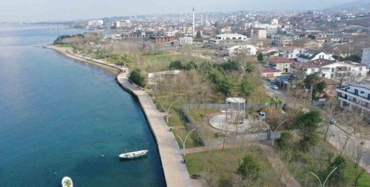 Başiskele’ye manzaralı kitap kafe
