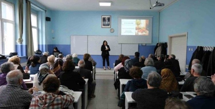 60 yaş üzeri öğrencilerin ilk ders heyecanı
