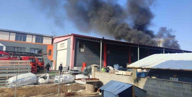 Alüminyum fabrikasında çıkan yangın söndürüldü
