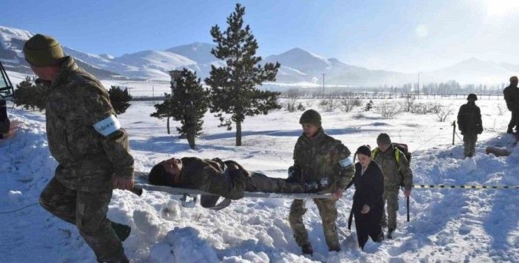 3’ncü Ordu Komutanlığında deprem tatbikatı yapıldı
