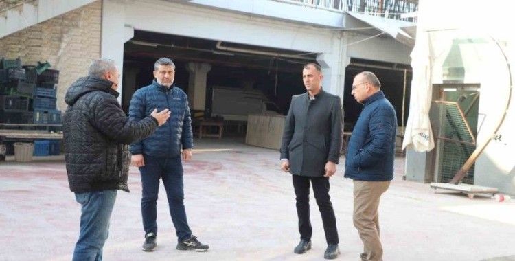 Başkan Akın Cumartesi Pazarı’ndaki çalışmaları inceledi
